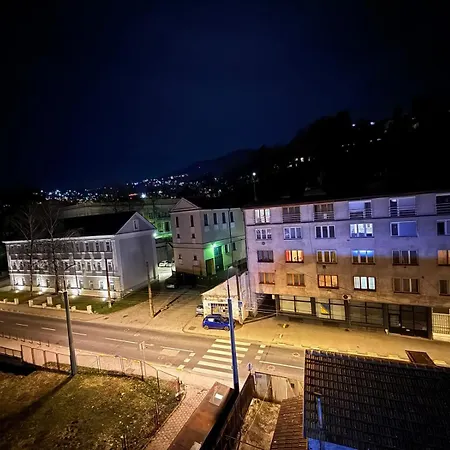 Center 3 Bedrooms アパート サラエヴォ