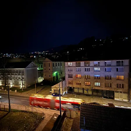 アパート Center 3 Bedrooms サラエヴォ