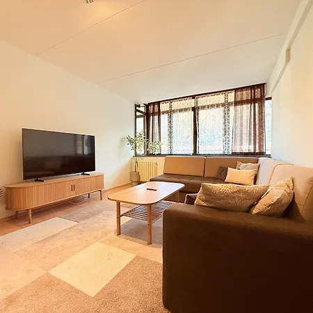 Center 3 Bedrooms Free Parking * Сараево