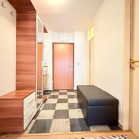 Center 3 Bedrooms Free Parking Сараево