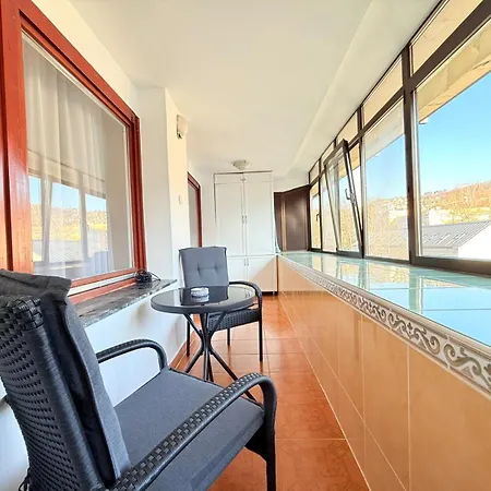 Center 3 Bedrooms アパート *