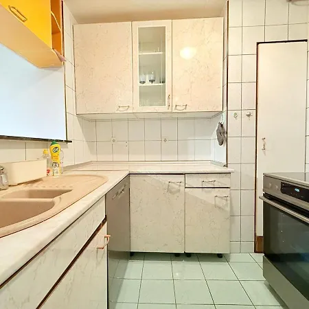 Center 3 Bedrooms Free Parking Сараево