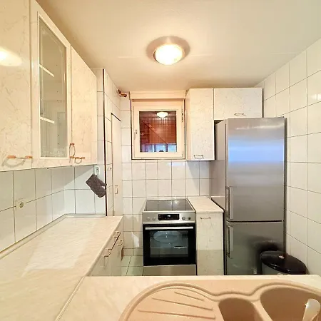 Апартаменты Center 3 Bedrooms Free Parking *