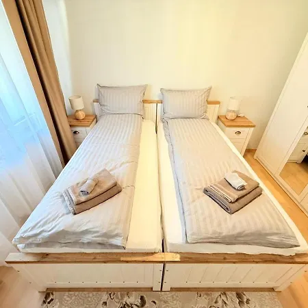 Center 3 Bedrooms Free Parking
