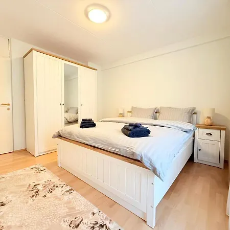 Апартаменты Center 3 Bedrooms Free Parking *