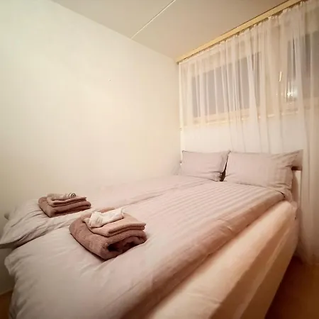 Center 3 Bedrooms Free Parking