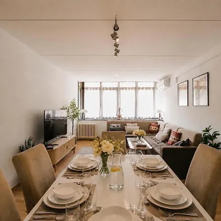 Апартаменты Center 3 Bedrooms Free Parking *