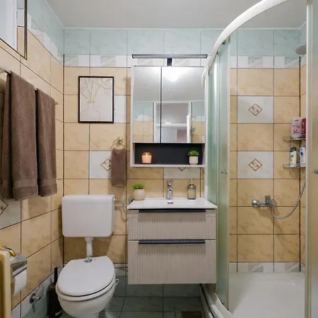 Center 3 Bedrooms Free Parking * Сараево