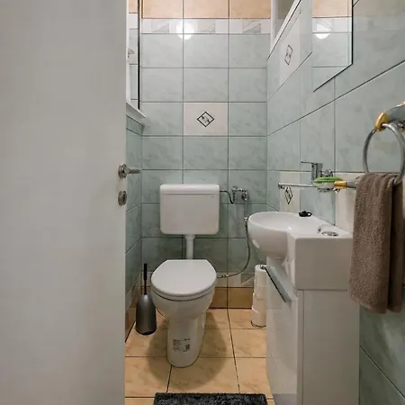 Center 3 Bedrooms Free Parking Апартаменты