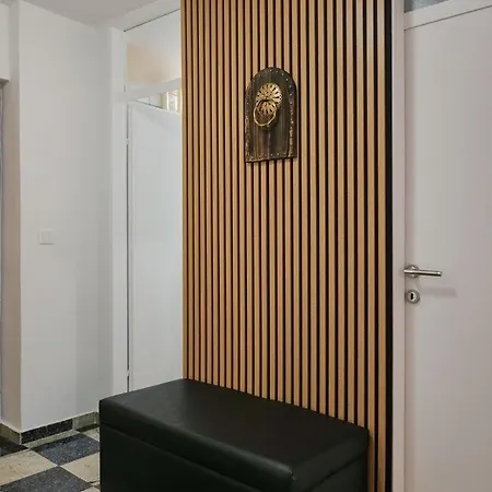Center 3 Bedrooms Free Parking Апартаменты