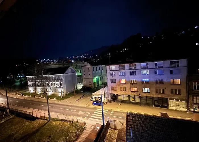 Center 3 Bedrooms アパート サラエヴォ