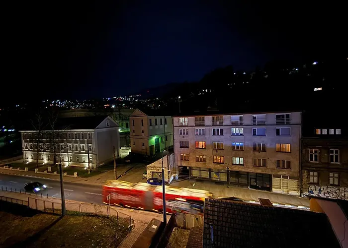 アパート Center 3 Bedrooms サラエヴォ