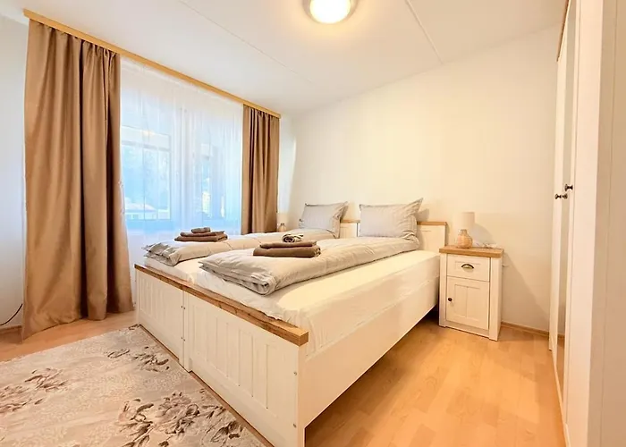 アパート Center 3 Bedrooms サラエヴォ