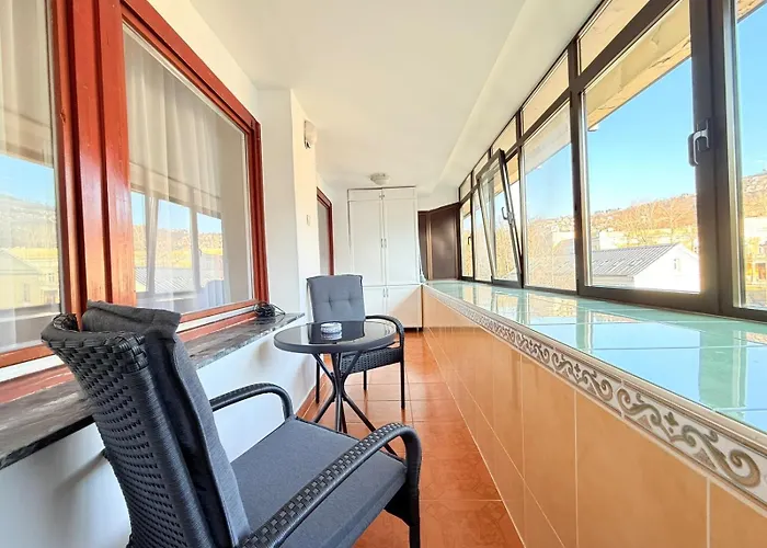 Center 3 Bedrooms アパート *